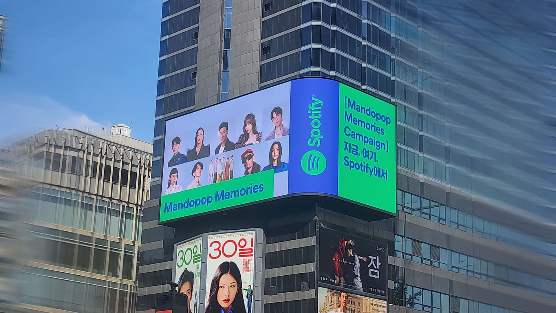 “Mandopop Memories” Spotify billboard wrapped around the corner of a city building